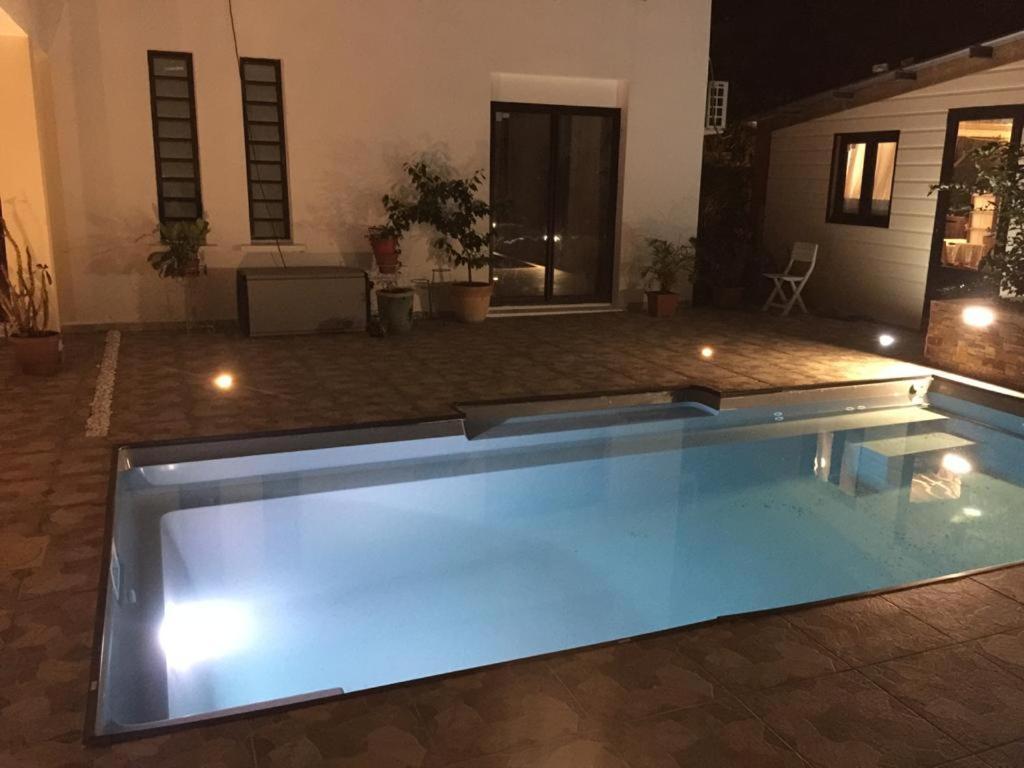Nicole Residence Avec Piscine Chauffee & Jacuzzi Сент-Андре Екстер'єр фото