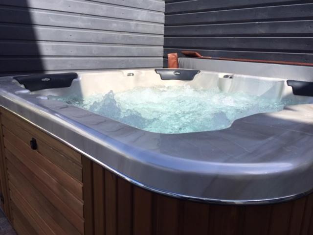 Nicole Residence Avec Piscine Chauffee & Jacuzzi Сент-Андре Екстер'єр фото