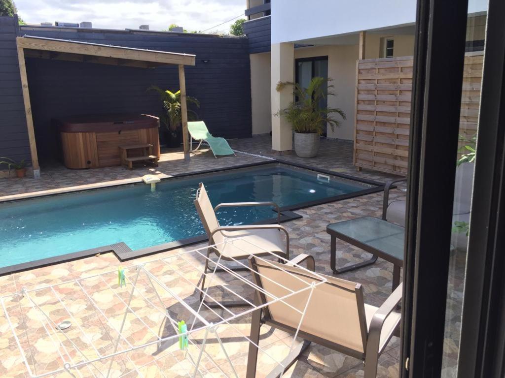 Nicole Residence Avec Piscine Chauffee & Jacuzzi Сент-Андре Екстер'єр фото