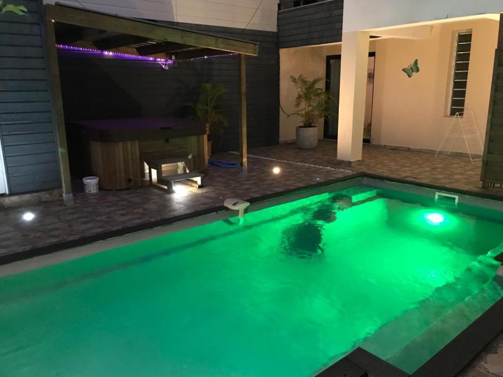 Nicole Residence Avec Piscine Chauffee & Jacuzzi Сент-Андре Екстер'єр фото