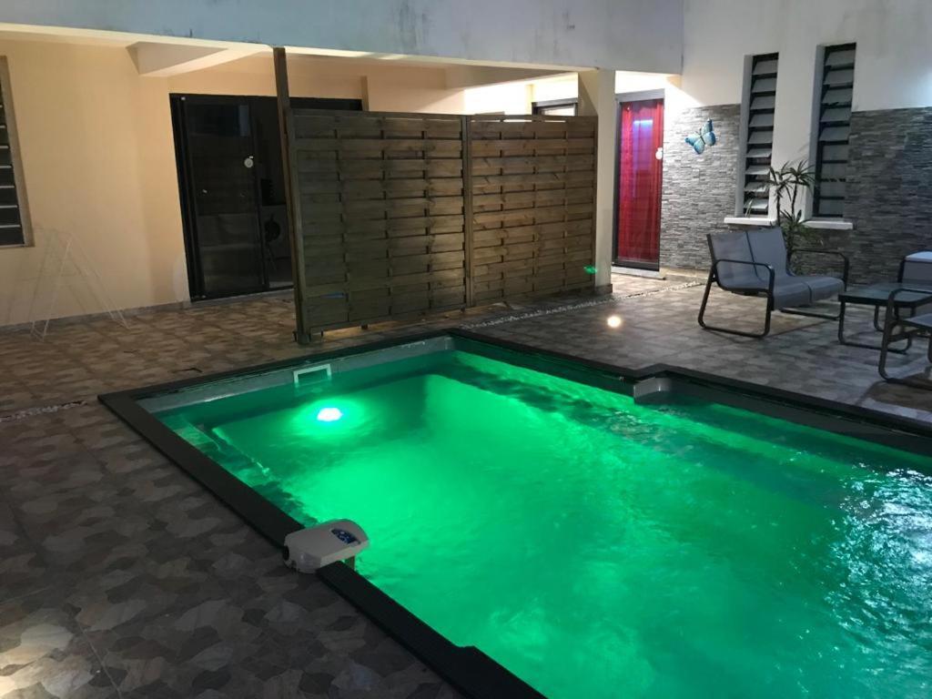 Nicole Residence Avec Piscine Chauffee & Jacuzzi Сент-Андре Екстер'єр фото