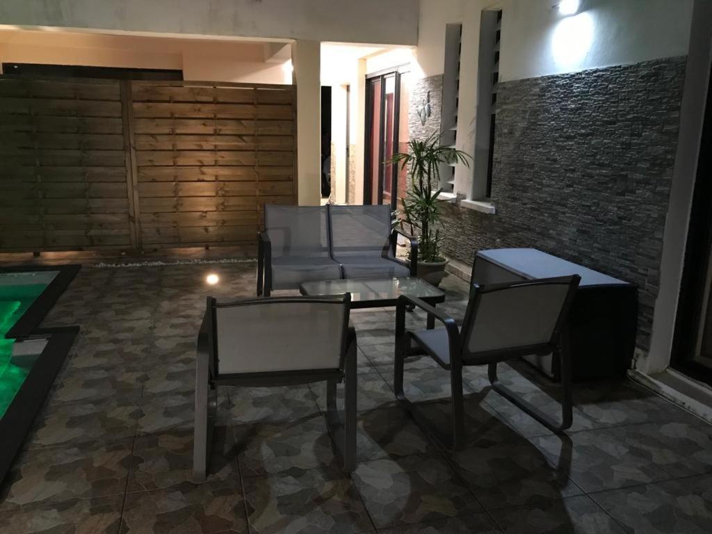 Nicole Residence Avec Piscine Chauffee & Jacuzzi Сент-Андре Екстер'єр фото
