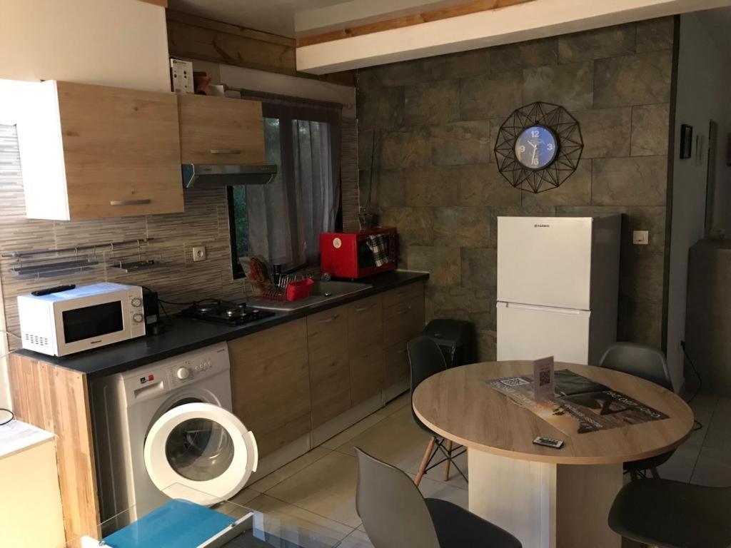 Nicole Residence Avec Piscine Chauffee & Jacuzzi Сент-Андре Екстер'єр фото